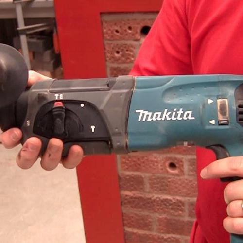 επισκευή της συσκευής διάτρησης Makita 2470 με τα χέρια σας