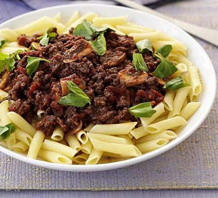 Macaroni Bolognese: μια ιστορία και δύο συνταγές