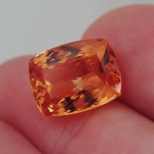 Imperial Topaz - η μεγαλοπρέπεια της πέτρας