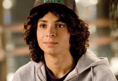 Ο Adam Sevani είναι ένα νεαρό αστέρι του Χόλιγουντ