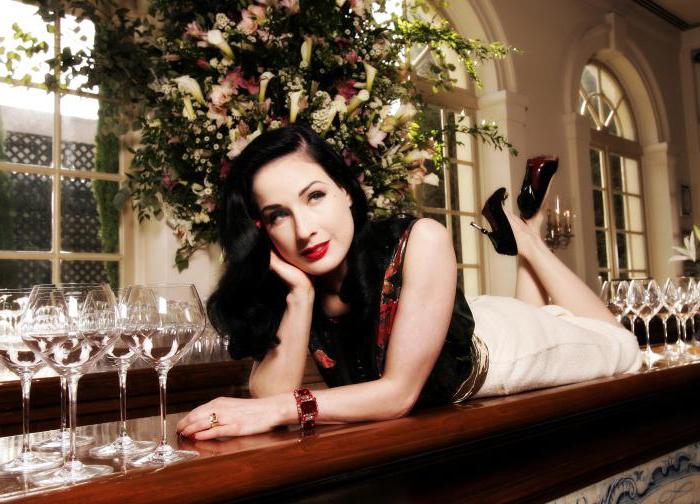 Dita von Teese χωρίς μακιγιάζ. Μακιγιάζ της Dita von Teese. Εικόνα της Dita von Teese (φωτογραφία)