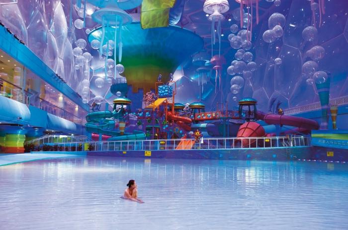 Το Aquapark στο Yekaterinburg είναι μια θάλασσα χαράς και ψυχαγωγίας